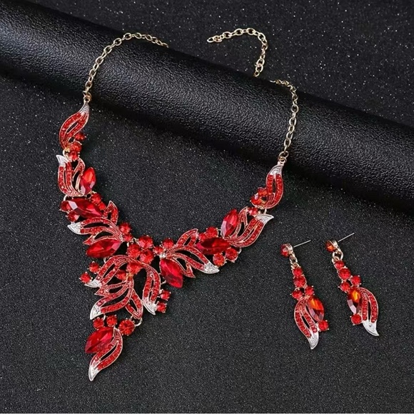 Jane Chic Designs The Princess Necklace and Earring Set - Picture 2 of 4